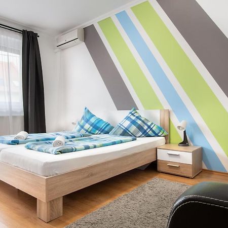 Lux Apartmanok Hajdúszoboszló Buitenkant foto