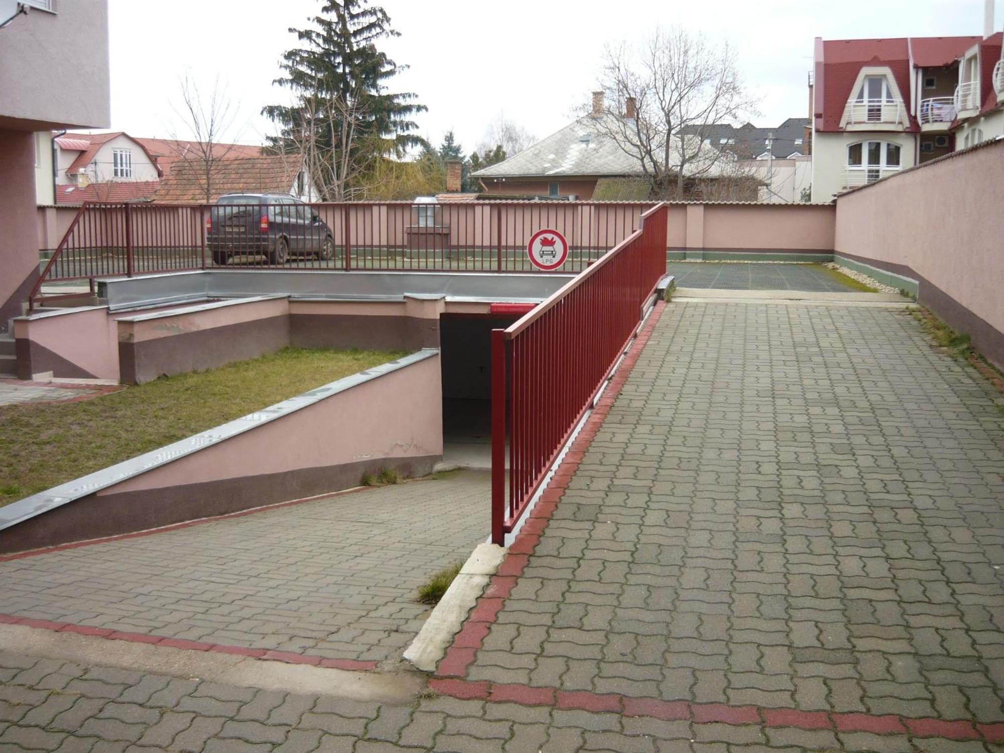 Lux Apartmanok Hajdúszoboszló Buitenkant foto