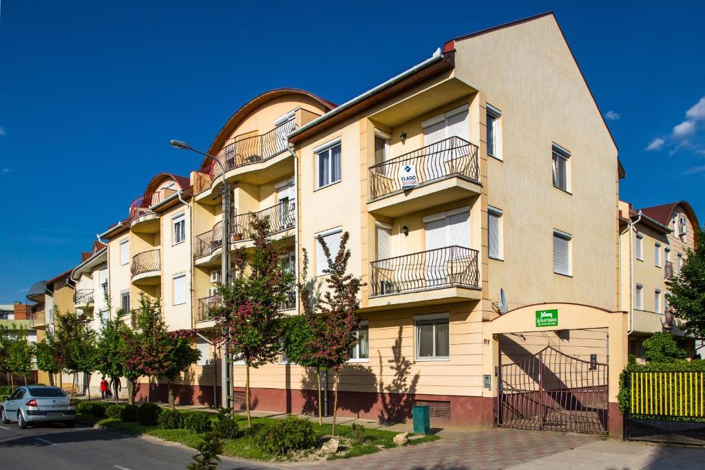 Lux Apartmanok Hajdúszoboszló Kamer foto