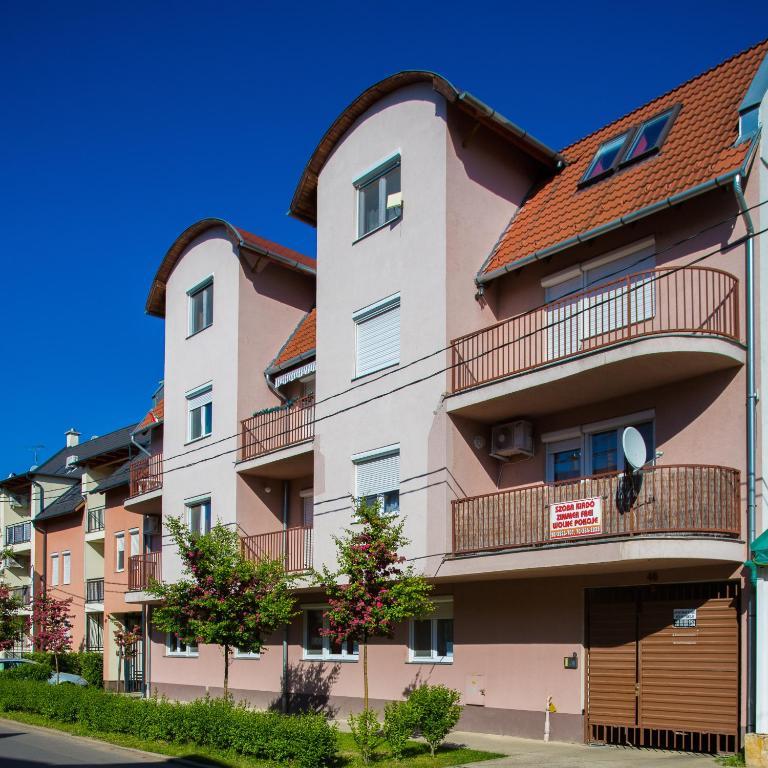 Lux Apartmanok Hajdúszoboszló Kamer foto