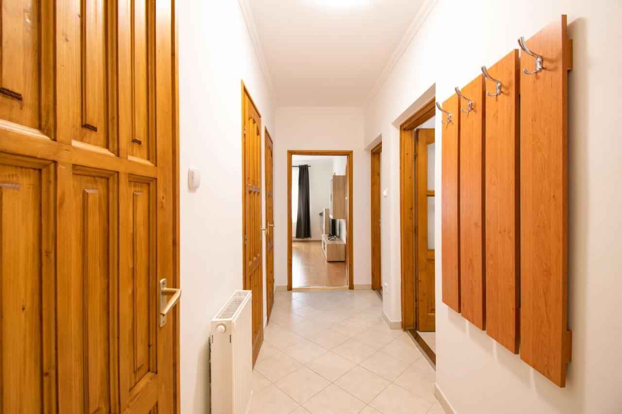 Lux Apartmanok Hajdúszoboszló Buitenkant foto