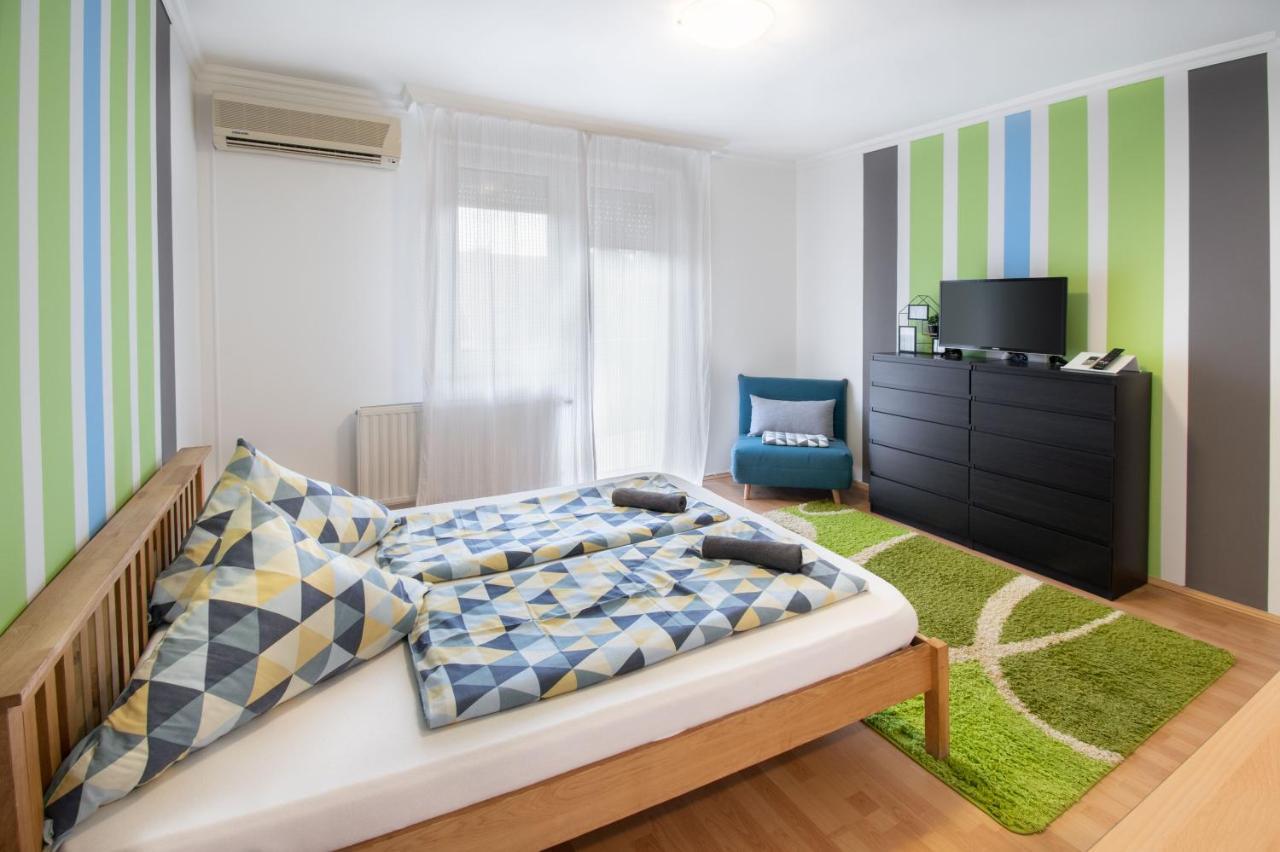 Lux Apartmanok Hajdúszoboszló Buitenkant foto