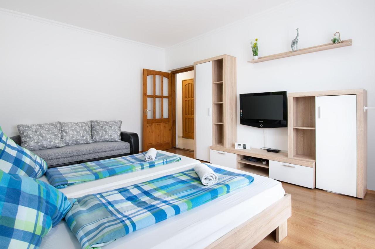 Lux Apartmanok Hajdúszoboszló Buitenkant foto