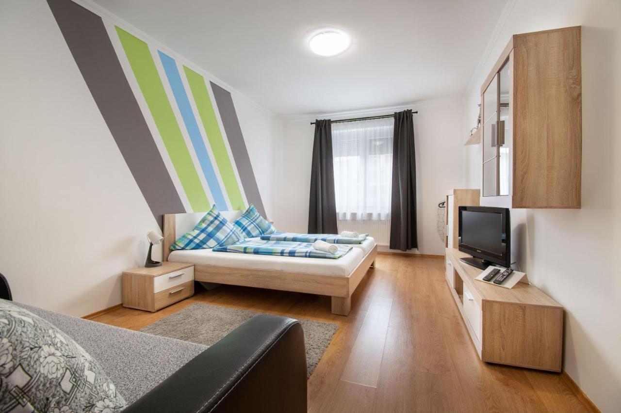 Lux Apartmanok Hajdúszoboszló Buitenkant foto