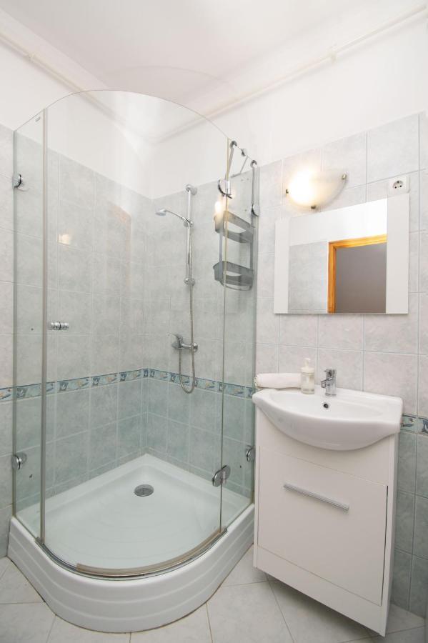 Lux Apartmanok Hajdúszoboszló Buitenkant foto