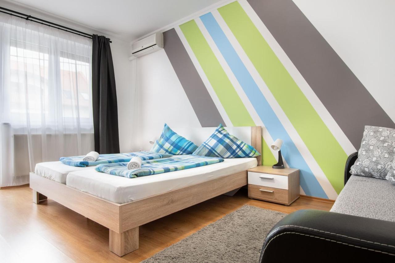 Lux Apartmanok Hajdúszoboszló Buitenkant foto